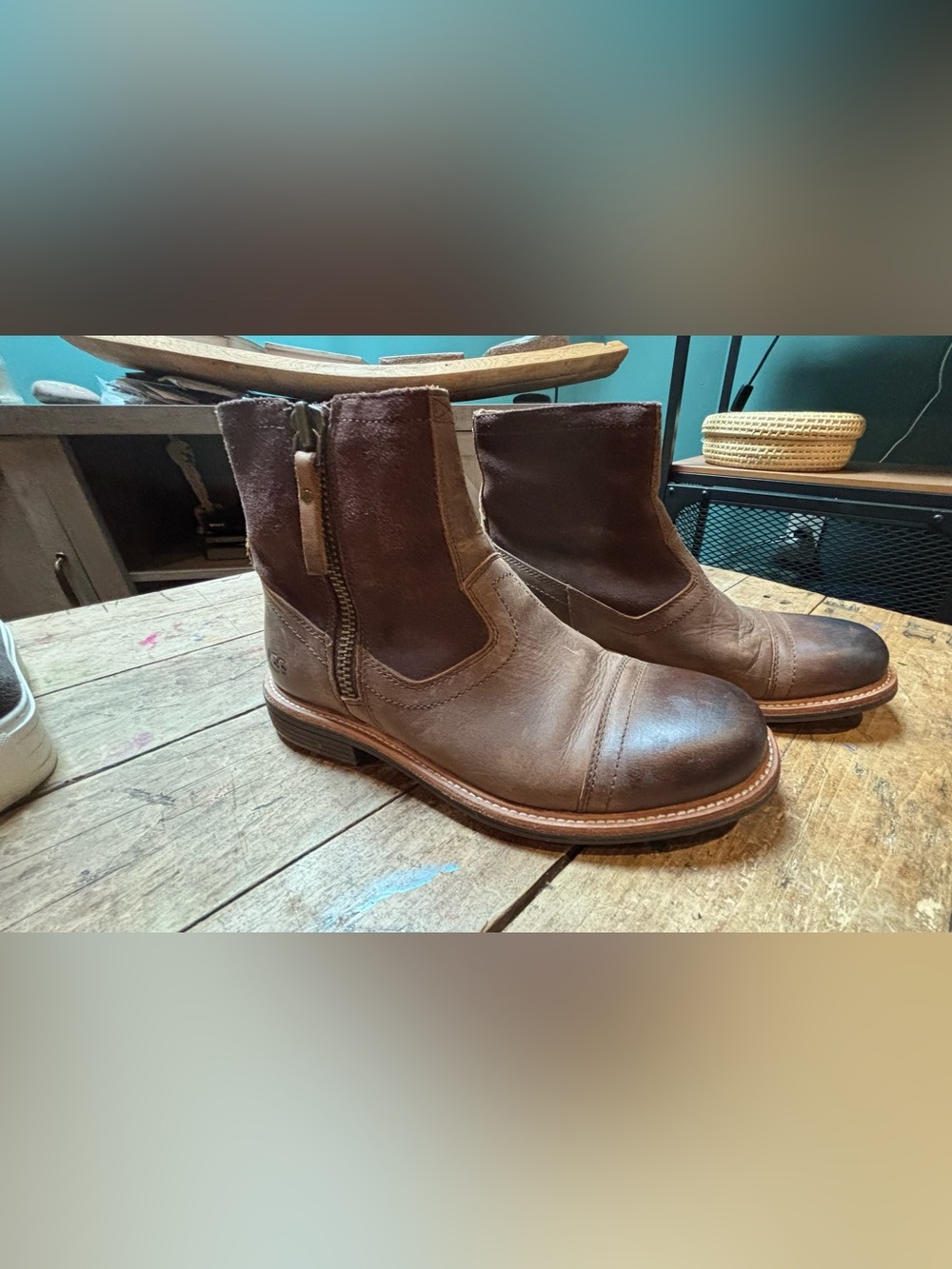 UGG Women 8.5/Men's 7 Brown ENERG Zip Ankle boot